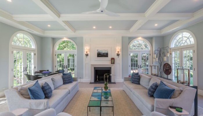 How to decorate a large family room